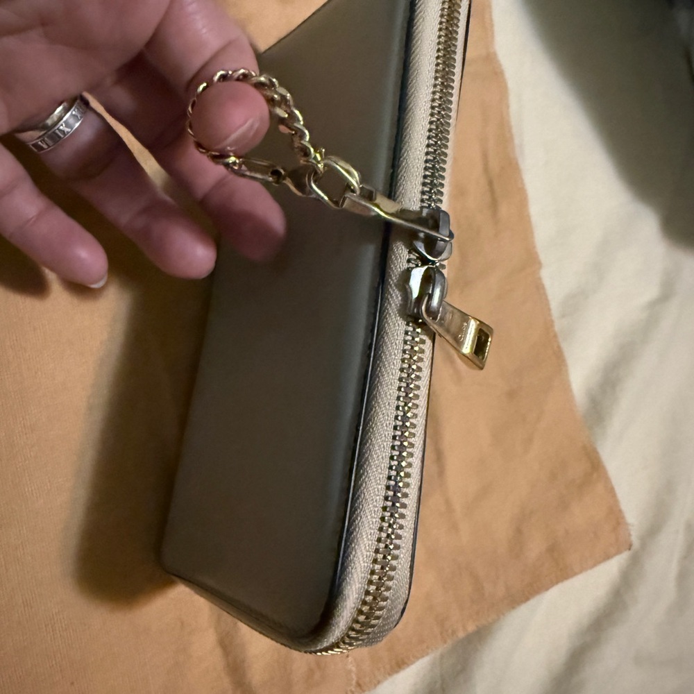 Chloe Light Gray and dark Navy Leather long Wallet - Picture 7 of 13